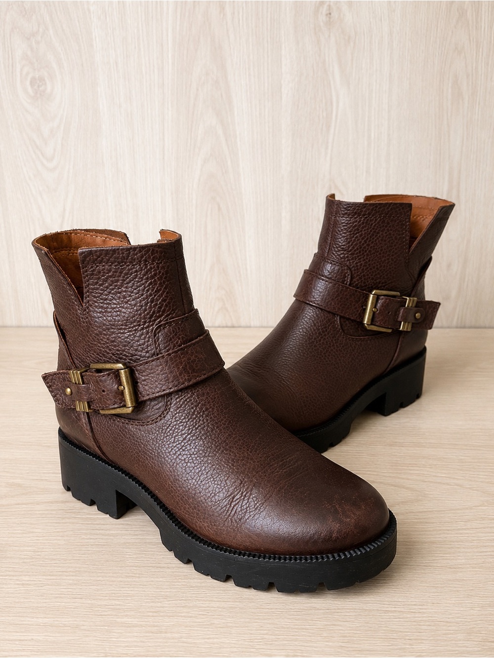 Zodiac Brown Leather Moto Ankle Boots Women’s Buckle Lug Sole Side Zip Size 6.5